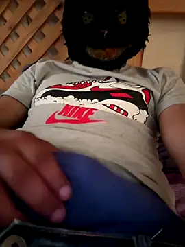 Snapshot of Elpichulotote20 chatting on 11-16-25, 07:51 Elpichulotote20 online show from 11-16-25, 07:51