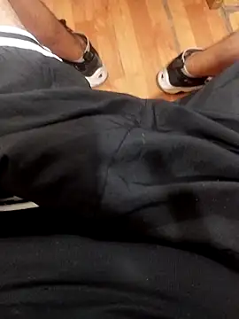 Snapshot of Elpichulotote20 chatting on 02-18-26, 12:30 Elpichulotote20 online show from 02-18-26, 12:30