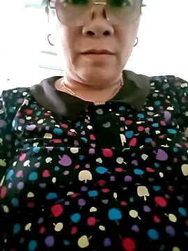 Snapshot of small-house123 chatting on 11-08-25, 08:29 small-house123 online show from 11-08-25, 08:29