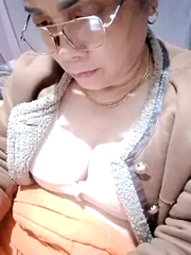 small-house123 online show from 12-05-25, 08:02