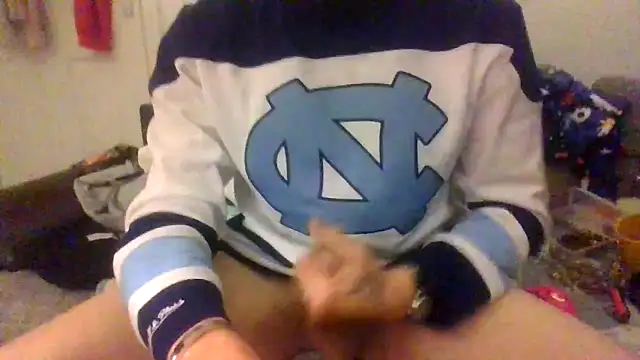 Snapshot of jigglethaypussi chatting on 02-12-26, 02:22 jigglethaypussi online show from 02-12-26, 02:22