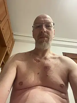 Snapshot of men1967 chatting on 05-17-26, 05:07 men1967 online show from 05-17-26, 05:07