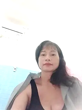 Snapshot of Kiuwi-omao chatting on 11-29-25, 11:05 Kiuwi-omao online show from 11-29-25, 11:05