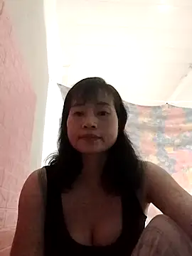 Snapshot of Kiuwi-omao chatting on 11-22-25, 01:54 Kiuwi-omao online show from 11-22-25, 01:54