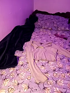 erikanoctis online show from 11-05-25, 07:44