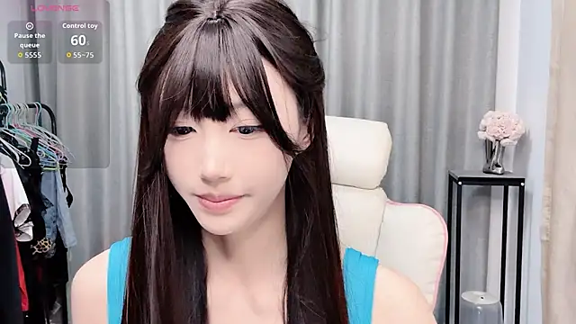 Snapshot of Nuo-nuo chatting on 11-08-25, 02:42 Nuo-nuo online show from 11-08-25, 02:42