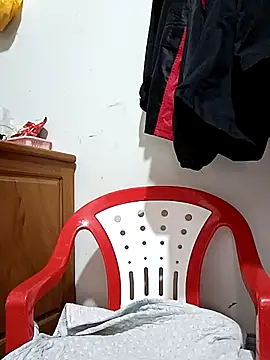 Snapshot of momo-ba chatting on 11-01-25, 09:47 momo-ba online show from 11-01-25, 09:47