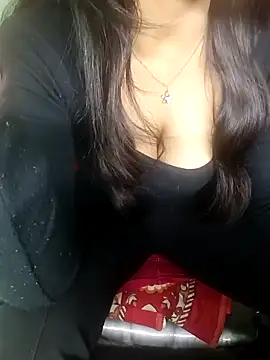 Snapshot of Hey_shiviii chatting on 02-22-26, 10:06 Hey shiviii online show from 02-22-26, 10:06