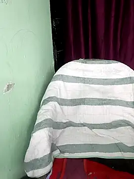 Snapshot of Hey_shiviii chatting on 02-19-26, 04:04 Hey shiviii online show from 02-19-26, 04:04