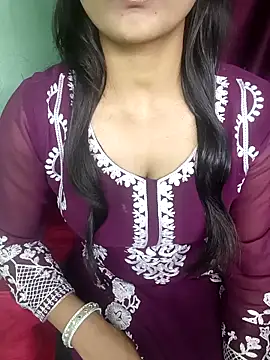 Snapshot of Hey_shiviii chatting on 02-20-26, 11:01 Hey shiviii online show from 02-20-26, 11:01