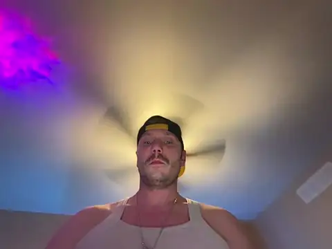 Snapshot of Antnjon chatting on 04-17-26, 01:30 Antnjon online show from 04-17-26, 01:30
