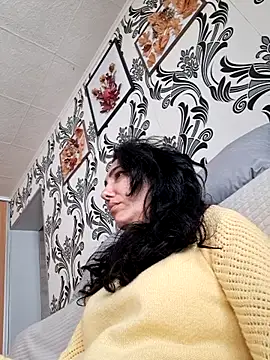 CharmingPearl online show from 04-07-26, 11:45