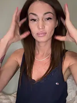 Sindy Energy online show from 11-22-25, 04:06