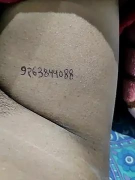 Snapshot of mahikumari878 chatting on 11-04-25, 08:01 mahikumari878 online show from 11-04-25, 08:01