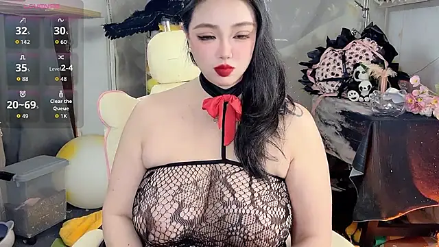 Snapshot of Yahoo-666 chatting on 11-19-25, 05:24 Yahoo-666 online show from 11-19-25, 05:24