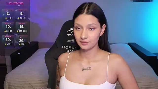 Nikol Goldysss online show from 11-08-25, 02:15