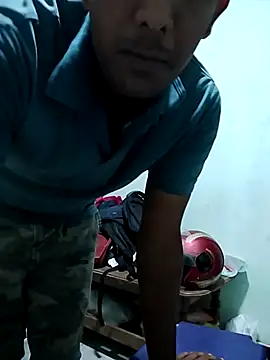 Snapshot of karthiksanjay_dusky chatting on 11-01-25, 03:50 karthiksanjay dusky online show from 11-01-25, 03:50