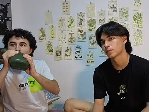 Snapshot of Raven_Eclipse chatting on 04-14-26, 11:21 Raven Eclipse online show from 04-14-26, 11:21