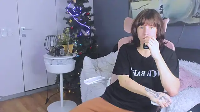 CutieKai  online show from 01-12-26, 10:14