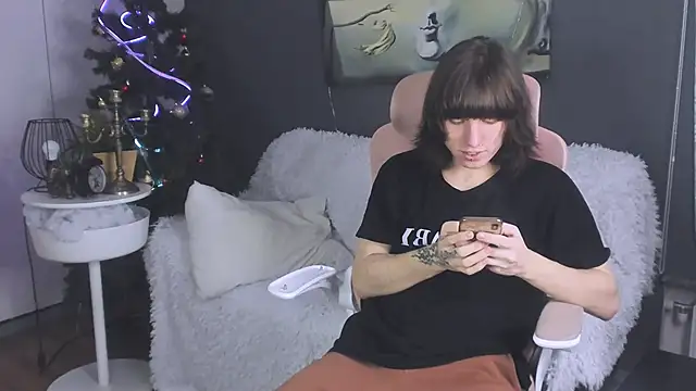 CutieKai  online show from 01-10-26, 03:57