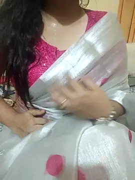 Snapshot of mouni499 chatting on 05-08-26, 05:06 mouni499 online show from 05-08-26, 05:06
