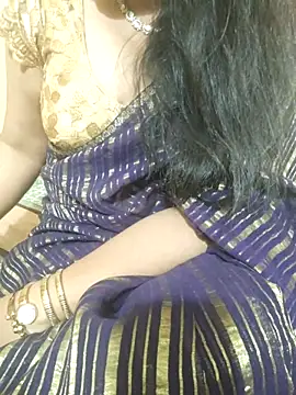 Snapshot of mouni499 chatting on 05-11-26, 05:32 mouni499 online show from 05-11-26, 05:32