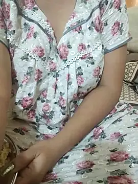 Snapshot of mouni499 chatting on 05-18-26, 07:02 mouni499 online show from 05-18-26, 07:02