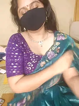 Snapshot of mouni499 chatting on 05-29-26, 03:18 mouni499 online show from 05-29-26, 03:18