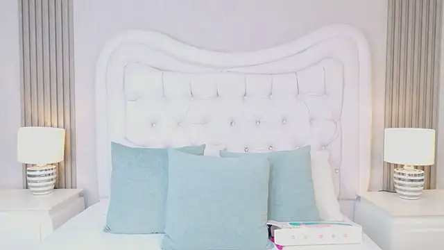 Snapshot of ScarlettPetrova chatting on 04-01-26, 11:22 ScarlettPetrova online show from 04-01-26, 11:22