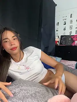 Snapshot of Milleradhara24 chatting on 07-23-26, 03:04 Milleradhara24 online show from 07-23-26, 03:04
