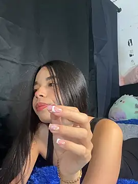 Snapshot of Milleradhara24 chatting on 07-17-26, 03:15 Milleradhara24 online show from 07-17-26, 03:15