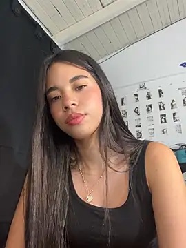 Snapshot of Milleradhara24 chatting on 07-18-26, 02:53 Milleradhara24 online show from 07-18-26, 02:53