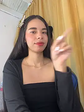 Snapshot of Milleradhara24 chatting on 05-26-26, 01:58 Milleradhara24 online show from 05-26-26, 01:58