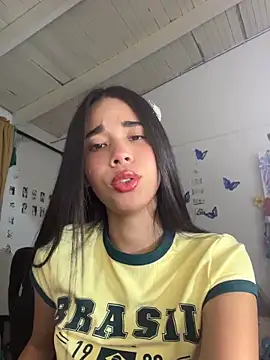 Snapshot of Milleradhara24 chatting on 06-10-26, 03:41 Milleradhara24 online show from 06-10-26, 03:41