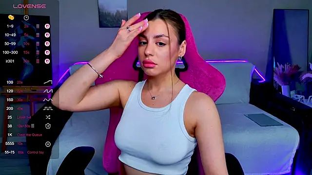 Snapshot of KristyDolly chatting on 01-07-26, 05:23 KristyDolly online show from 01-07-26, 05:23