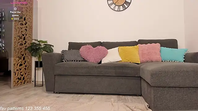 ScarletFlamee online show from 02-10-26, 08:30