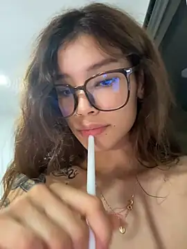 Snapshot of bergmanamii chatting on 05-15-26, 11:36 bergmanamii online show from 05-15-26, 11:36