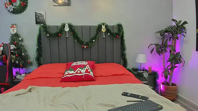 maddy  moon online show from 12-02-25, 03:52