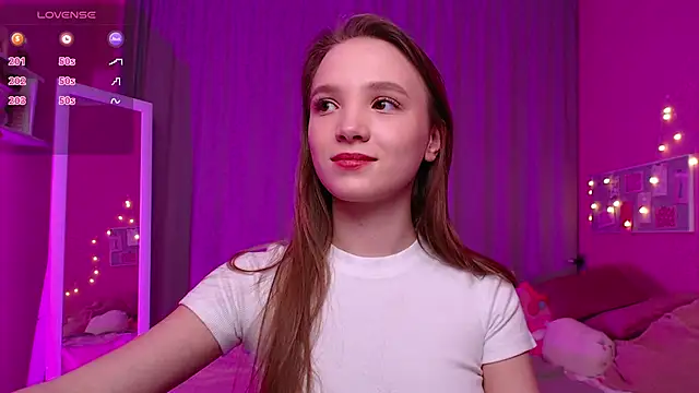 Adria Arjona online show from 02-18-26, 07:39