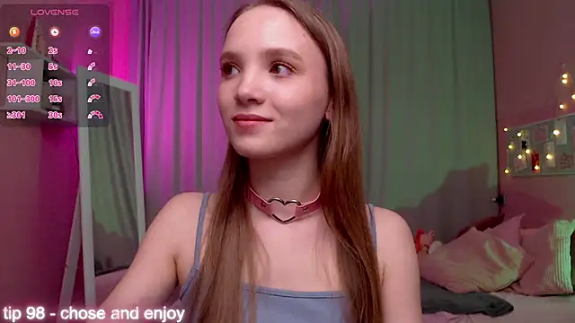 Adria Arjona online show from 03-29-26, 07:43