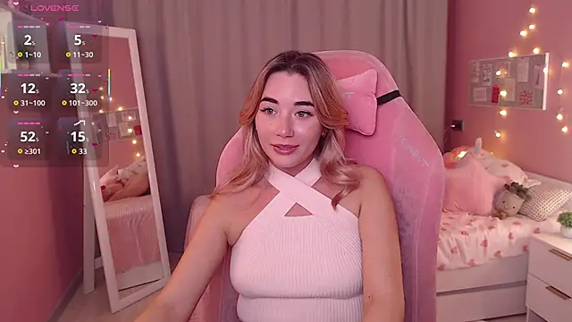 Rosie Mac online show from 11-18-25, 01:10