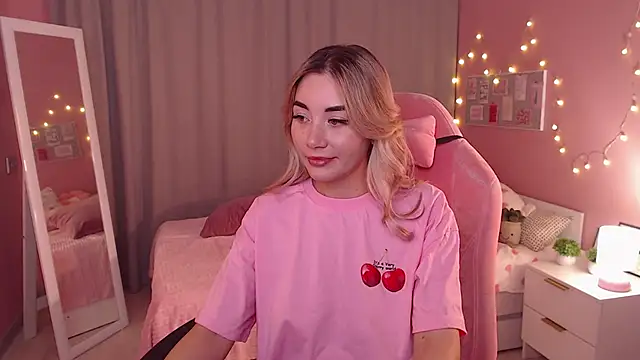 Rosie Mac online show from 11-12-25, 01:10