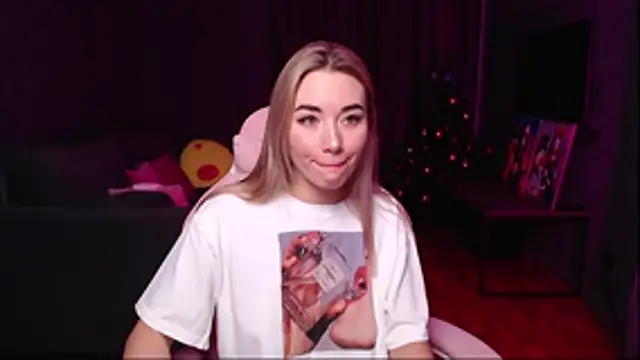 Rosie Mac online show from 12-15-25, 02:06