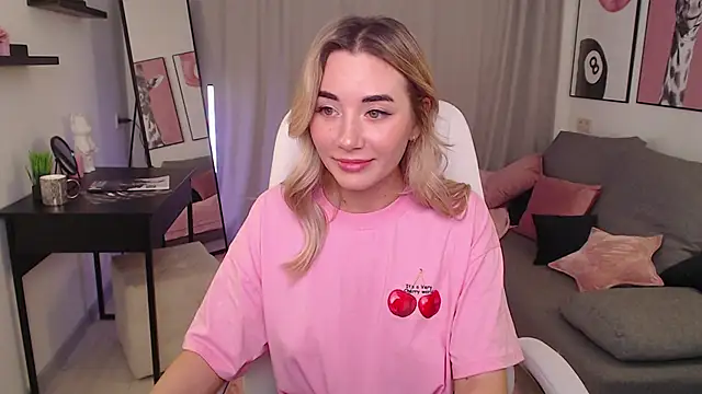 Rosie Mac online show from 11-13-25, 01:09