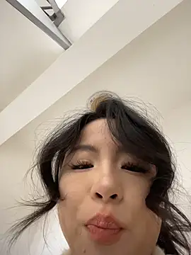 Sinicoco online show from 03-12-26, 01:33