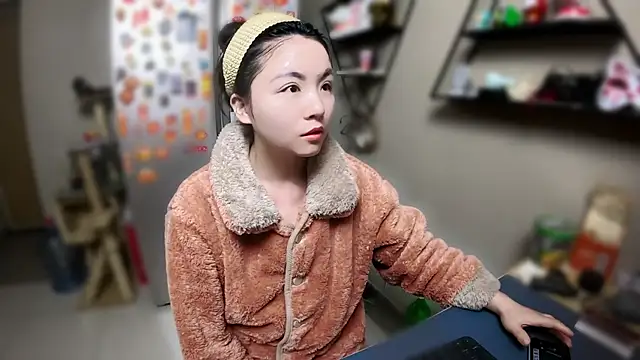 Sinicoco online show from 11-30-25, 05:47