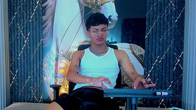 Yilmer hot online show from 11-02-25, 07:02