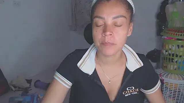 Snapshot of shayna_cute chatting on 05-17-26, 03:50 shayna cute online show from 05-17-26, 03:50