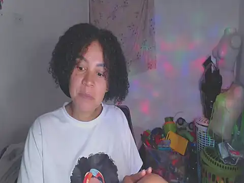 Snapshot of shayna_cute chatting on 05-27-26, 01:57 shayna cute online show from 05-27-26, 01:57
