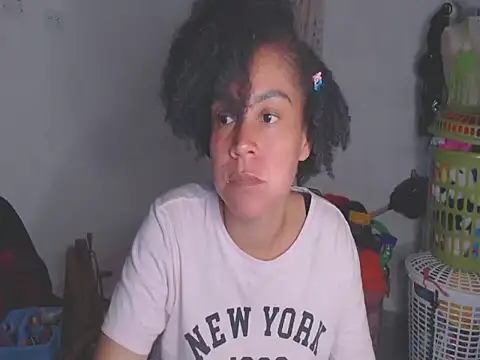 Snapshot of shayna_cute chatting on 05-15-26, 02:31 shayna cute online show from 05-15-26, 02:31